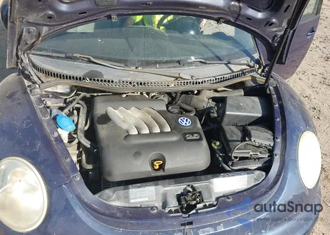 2000 Volkswagen New Beetle Gls from USA, damaged, VIN 3VWCC21C7YM481511